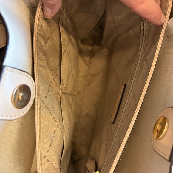 Michael Kors Emilia Large Pebbled Leather Tote Bag Bisque - Picture 11 of 14